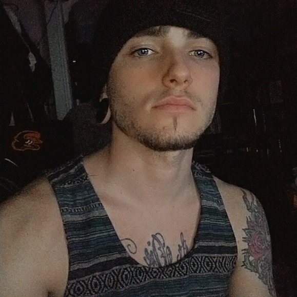 Meet your Posher, Robbie - Picture 1 of 1